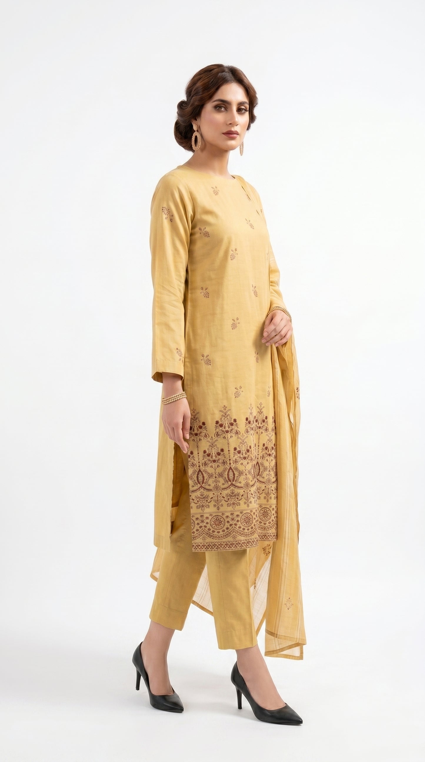 Cream Embroidered Luxury Suit Unstich